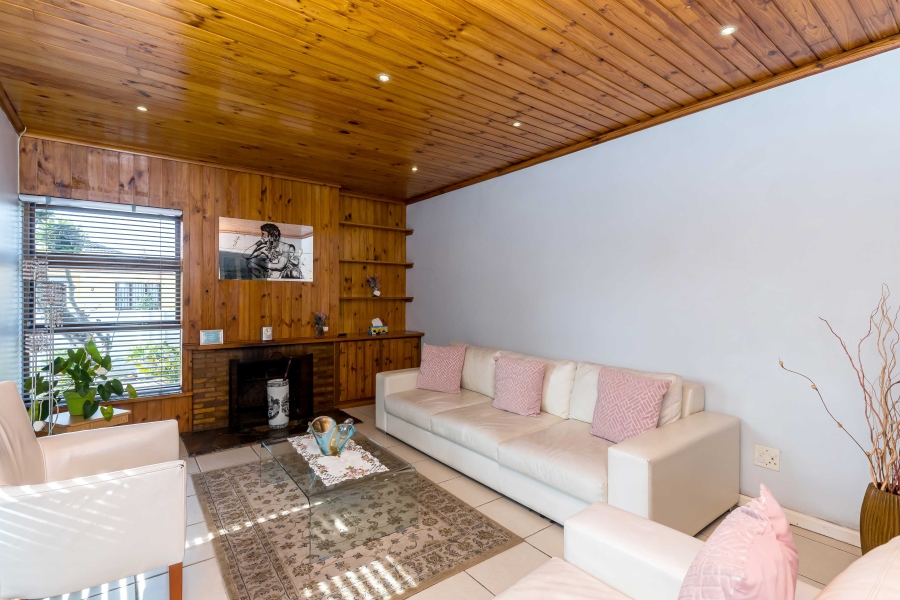 3 Bedroom Property for Sale in Heathfield Western Cape